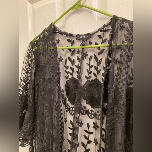 Torrid Kimono Size 1x / 2x plus 14 18 mesh lace gothic sexy crochet black sheer - Picture 8 of 9